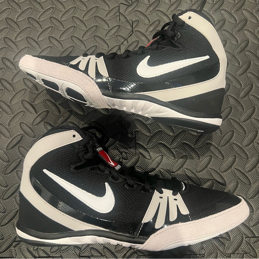 Nike Freek ‘Black White’ Wrestling Shoes 316403-011 Size 8.5